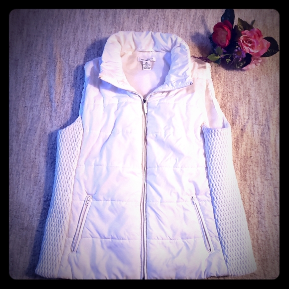 Liz Claiborne white puffer vest